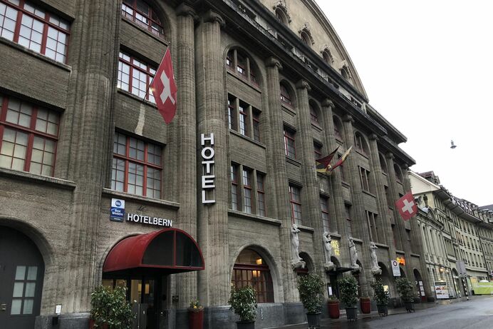 Гостиницы берна. Берн отели. Берн отели. Берн швейцария. Бернский университет швейцария.